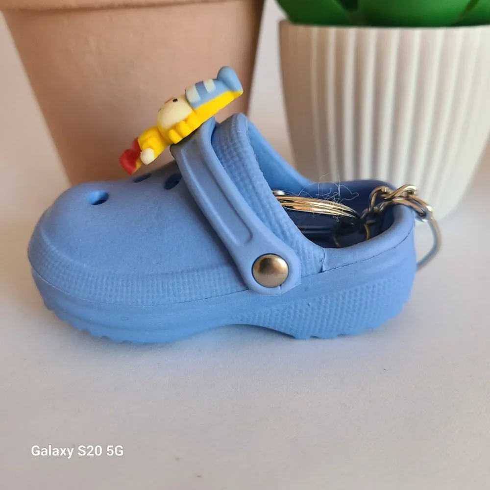 Source Unknown Blue Croc w/Colorful Clown Charm Keychain NWOT Collectible Unisex